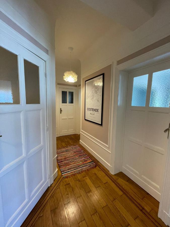 Uniek Appartement Op De Zeedijk Met Parking Остенде Экстерьер фото