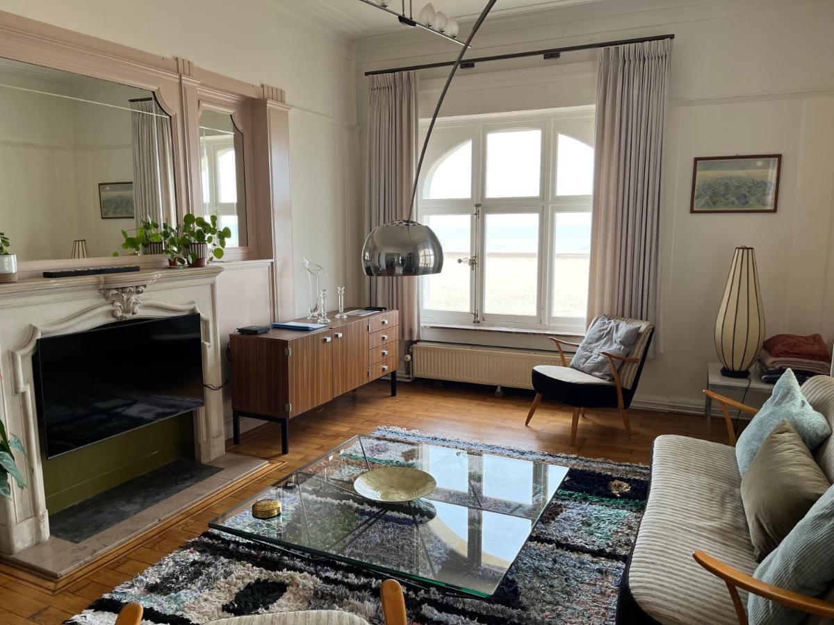 Uniek Appartement Op De Zeedijk Met Parking Остенде Экстерьер фото