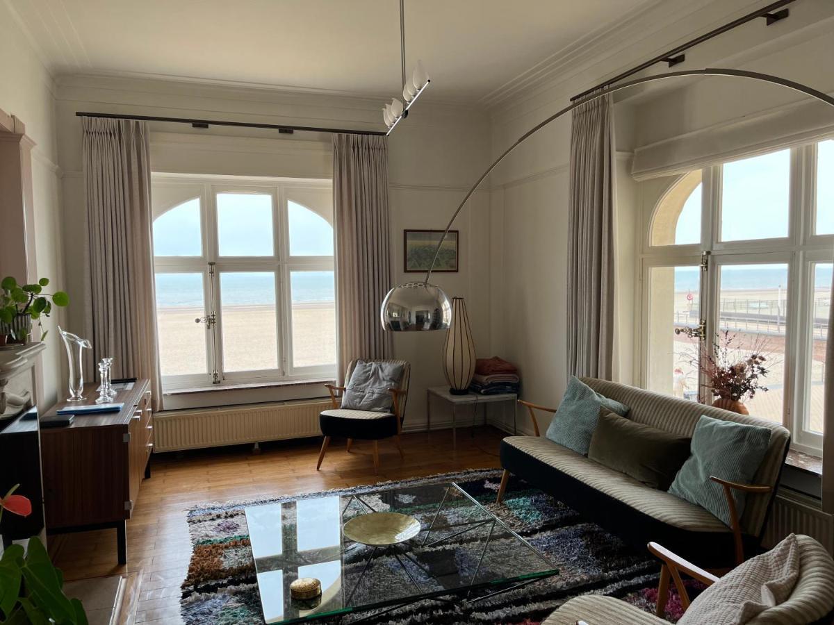 Uniek Appartement Op De Zeedijk Met Parking Остенде Экстерьер фото
